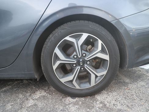 Used 2020 Kia Forte LXS FWD image 13