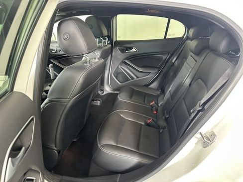 Used 2018 Mercedes-Benz GLA 250 4MATIC image 24