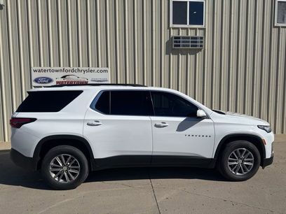 Used 2023 Chevrolet Traverse LT