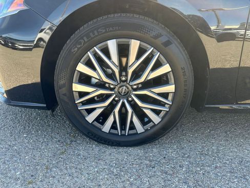Used 2025 Nissan Altima 2.5 SV FWD image 31