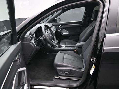 Used 2025 Audi Q3 2.0T Premium w/ Convenience Package AWD/4WD image 9