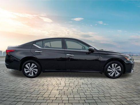 Certified 2025 Nissan Altima 2.5 S FWD image 4