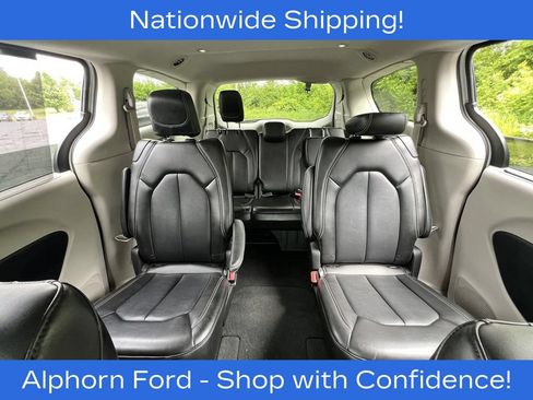 Used 2024 Chrysler Pacifica Touring-L FWD image 29