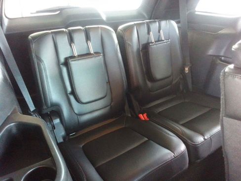 Used 2018 Ford Explorer Limited AWD/4WD image 19