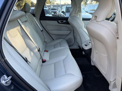 Certified 2023 Volvo XC60 B5 Core w/ Climate Package image 33
