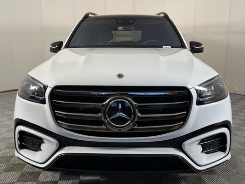 Used 2025 Mercedes-Benz GLS 580 4MATIC image 6