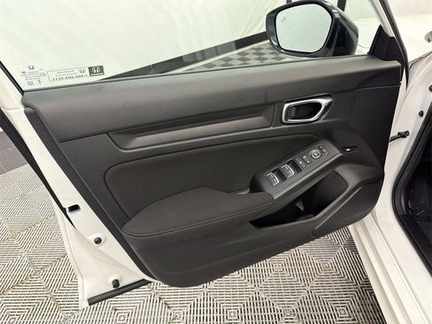 Used 2025 Honda Civic Sport image 11