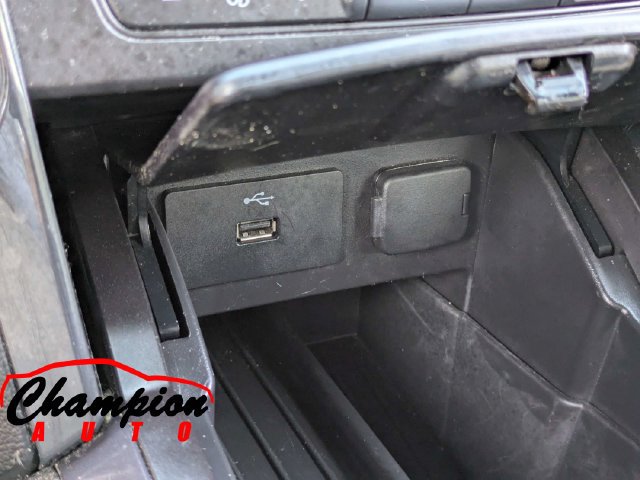 Used 2017 Ford Explorer XLT FWD image 25