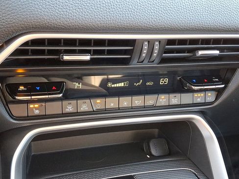 Certified 2024 MAZDA CX-90 Plug-In Hybrid w/ Premium Pkg image 19