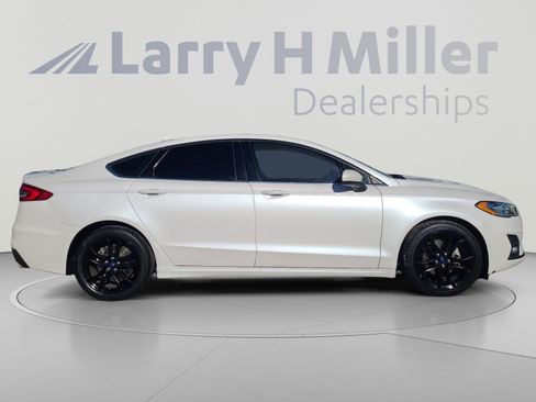 Used 2020 Ford Fusion SE w/ Equipment Group 151A FWD image 6