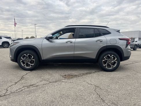 New 2026 Chevrolet Trax LT w/ Driver Confidence Package FWD image 3