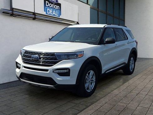 Certified 2023 Ford Explorer XLT w/ Equipment Group 202A AWD/4WD image 7