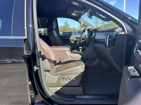 Used 2025 GMC Sierra 1500 Denali image 32