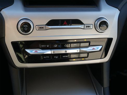 Used 2022 Ford Explorer 4WD image 23