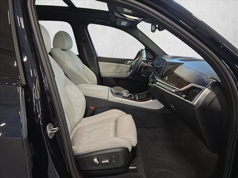 Used 2024 BMW X5 xDrive40i w/ M Sport Package AWD/4WD image 10