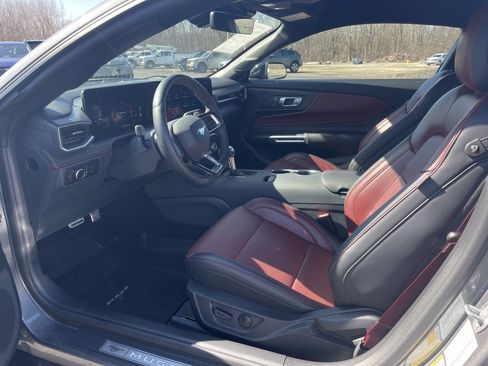 Used 2025 Ford Mustang GT Premium image 9