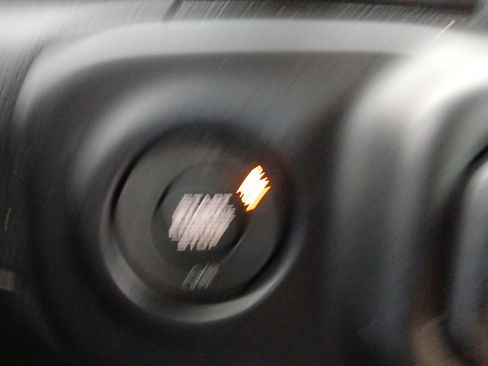 Used 2022 Jeep Wrangler Unlimited Sahara image 43