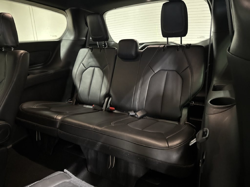 Used 2025 Chrysler Pacifica Select FWD image 23