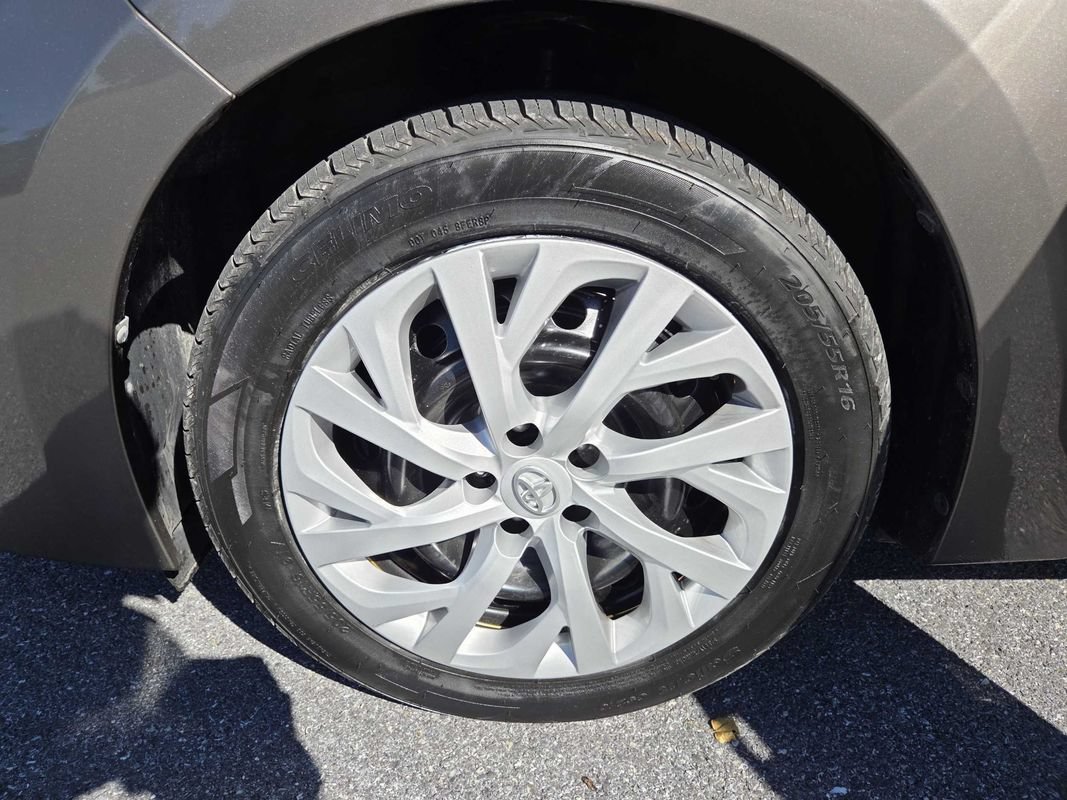 Used 2019 Toyota Corolla LE FWD image 27