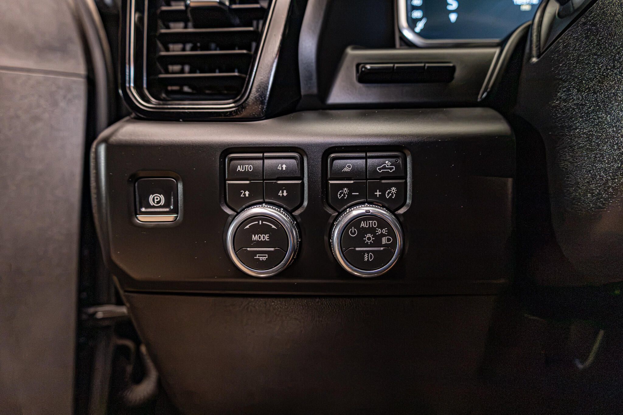 Used 2026 GMC Sierra 2500 AT4 w/ AT4 Premium Plus Package AWD/4WD image 17