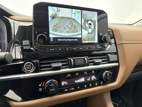 Used 2022 Nissan Pathfinder Platinum w/ Cargo Package image 31