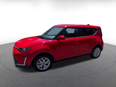 Used 2025 Kia Soul LX w/ LX Technology Package FWD image 8