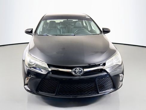 Used 2016 Toyota Camry SE FWD image 2