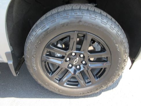 Certified 2026 Chevrolet Silverado 1500 Custom w/ Turbomax Blackout Package AWD/4WD image 9