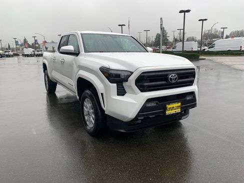 Used 2025 Toyota Tacoma SR5 image 7