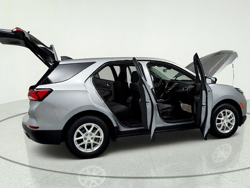 Used 2024 Chevrolet Equinox LT FWD image 13