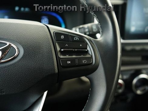 Certified 2024 Hyundai Venue SEL image 13