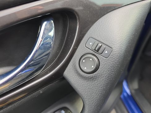 Used 2020 Nissan Rogue SV AWD/4WD image 22