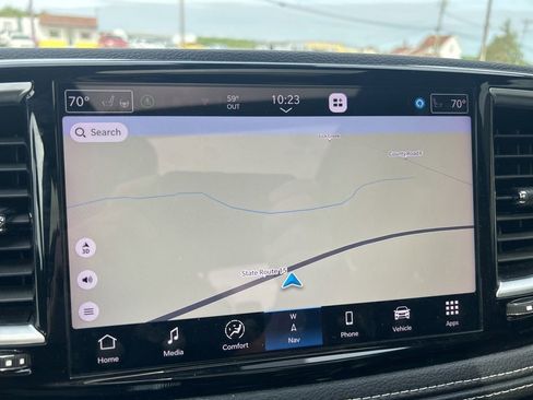 Used 2023 Chrysler Pacifica Limited w/ Uconnect Theater Family Group FWD image 31