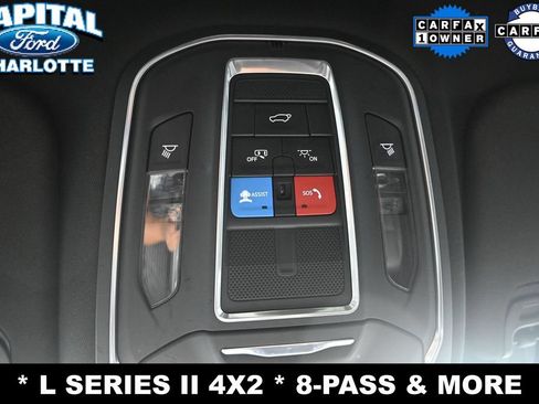Used 2024 Jeep Wagoneer L Series II RWD image 16