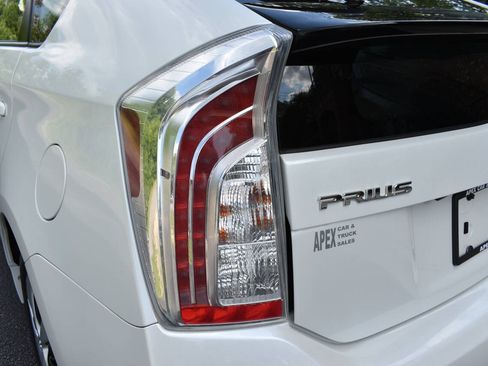 Used 2015 Toyota Prius Two FWD image 39
