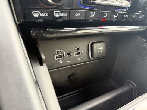 Used 2023 Jeep Grand Cherokee L Limited w/ Black Appearance Package image 34