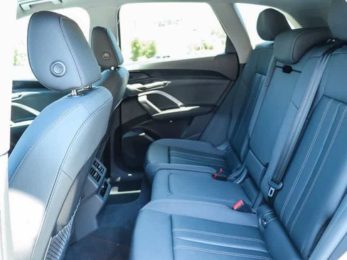 Used 2025 Audi Q5 Premium w/ Convenience Package AWD/4WD image 18