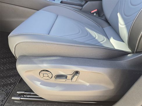 New 2026 Volkswagen Tiguan SE image 19