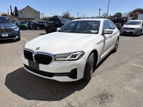 Certified 2023 BMW 530i xDrive w/ Premium Package image 3