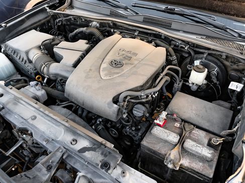 Used 2020 Toyota Tacoma SR5 image 59