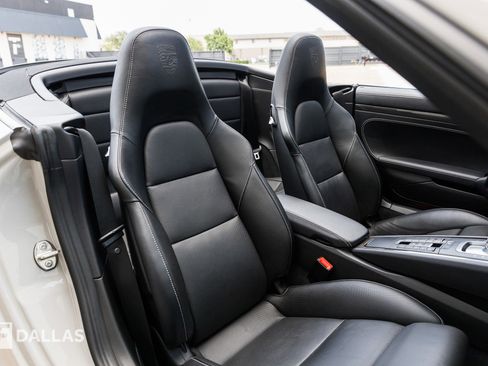 Used 2018 Porsche 911 Turbo image 42