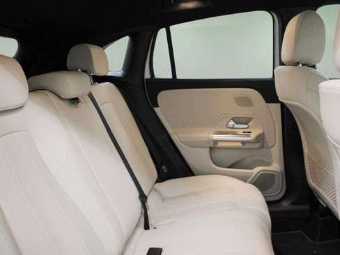 Used 2025 Mercedes-Benz GLA 250 4MATIC image 27