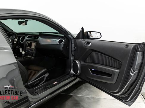 Used 2013 Ford Mustang Shelby GT500 RWD image 97