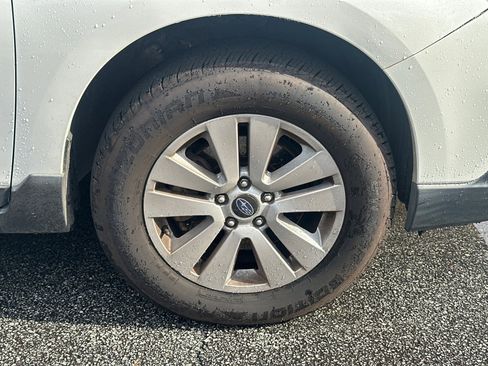 Used 2019 Subaru Outback 2.5i image 10