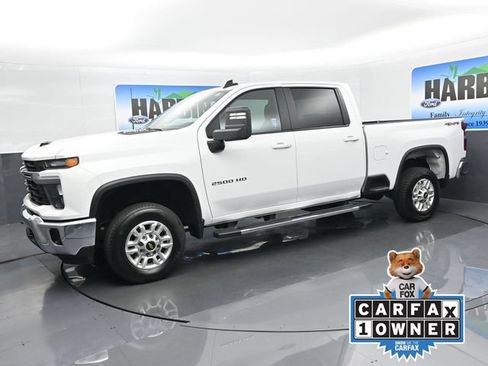 Used 2025 Chevrolet Silverado 2500 LT w/ Convenience Package AWD/4WD image 1