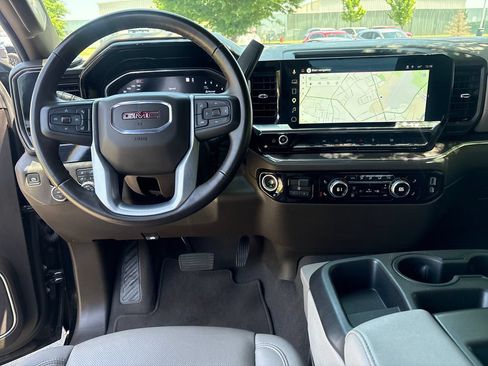 Certified 2025 GMC Sierra 1500 4x4 Crew Cab SLT image 34