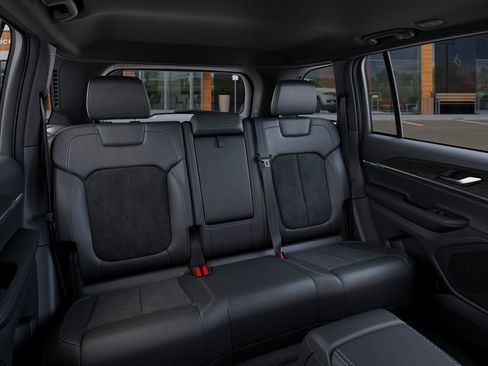New 2026 Jeep Grand Cherokee Altitude AWD/4WD image 15