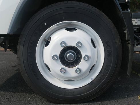 New 2024 Chevrolet Low Cab Forward image 9