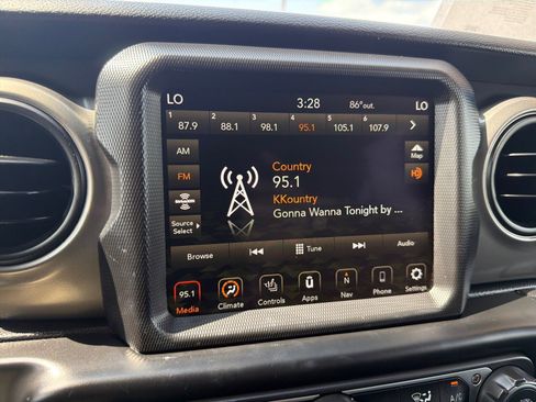 Used 2023 Jeep Wrangler Unlimited Sport AWD/4WD image 26