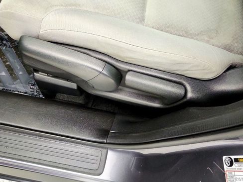 Used 2015 Honda CR-V LX image 11